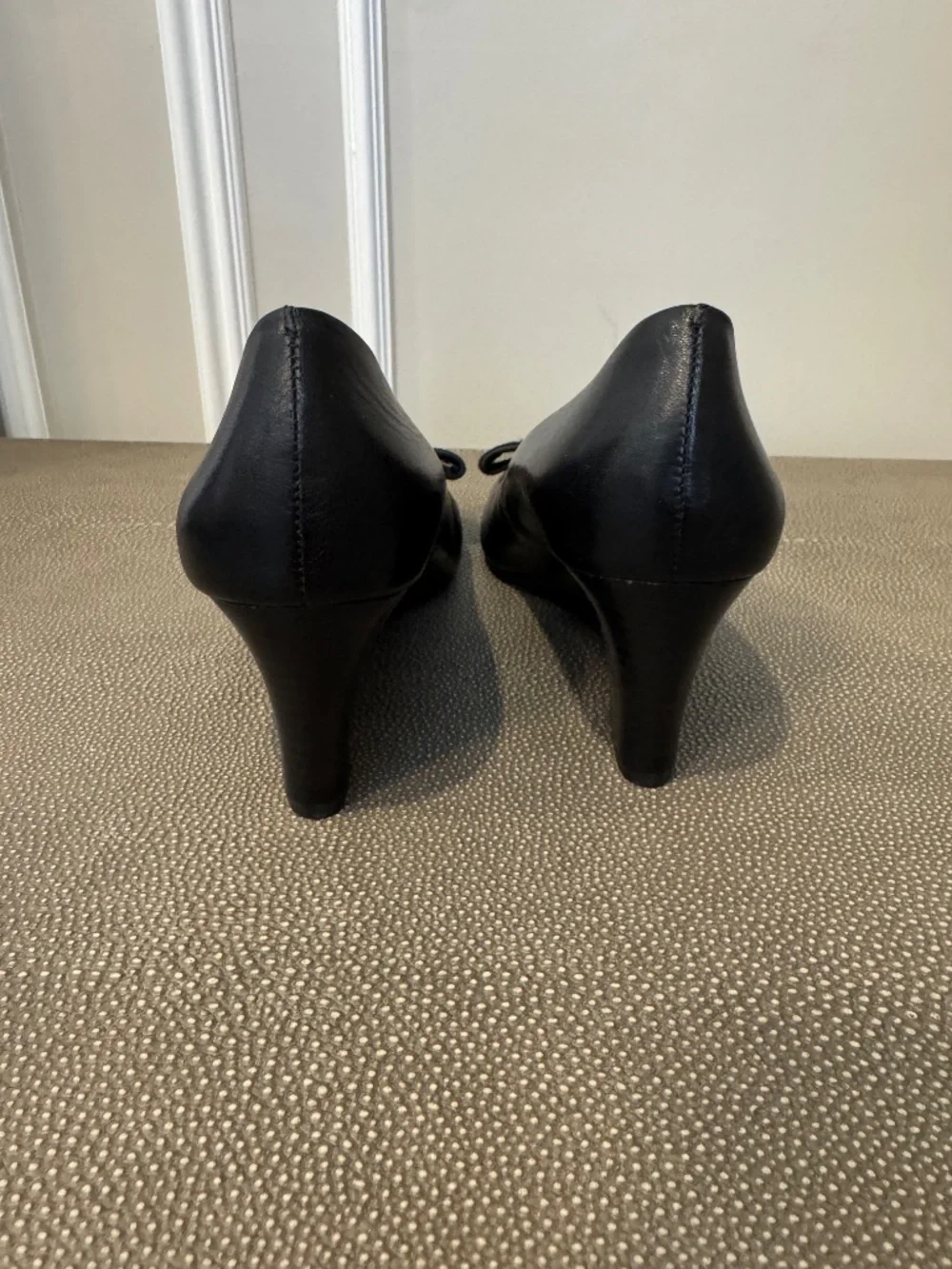 Tory Burch Gemini Black Leather Grosgrain Bow Wedge Heels Size 7M